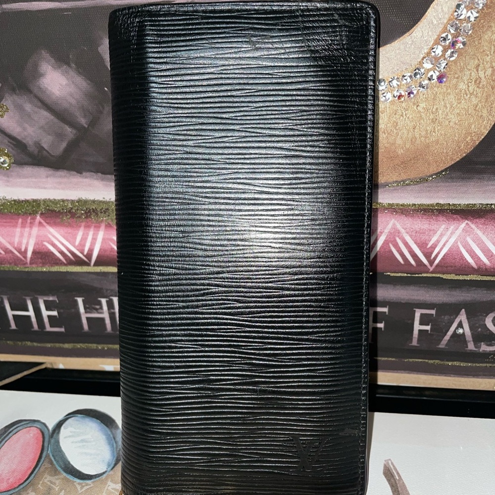 Louis Vuitton Brazza Long Wallet Bifold in Black Epi